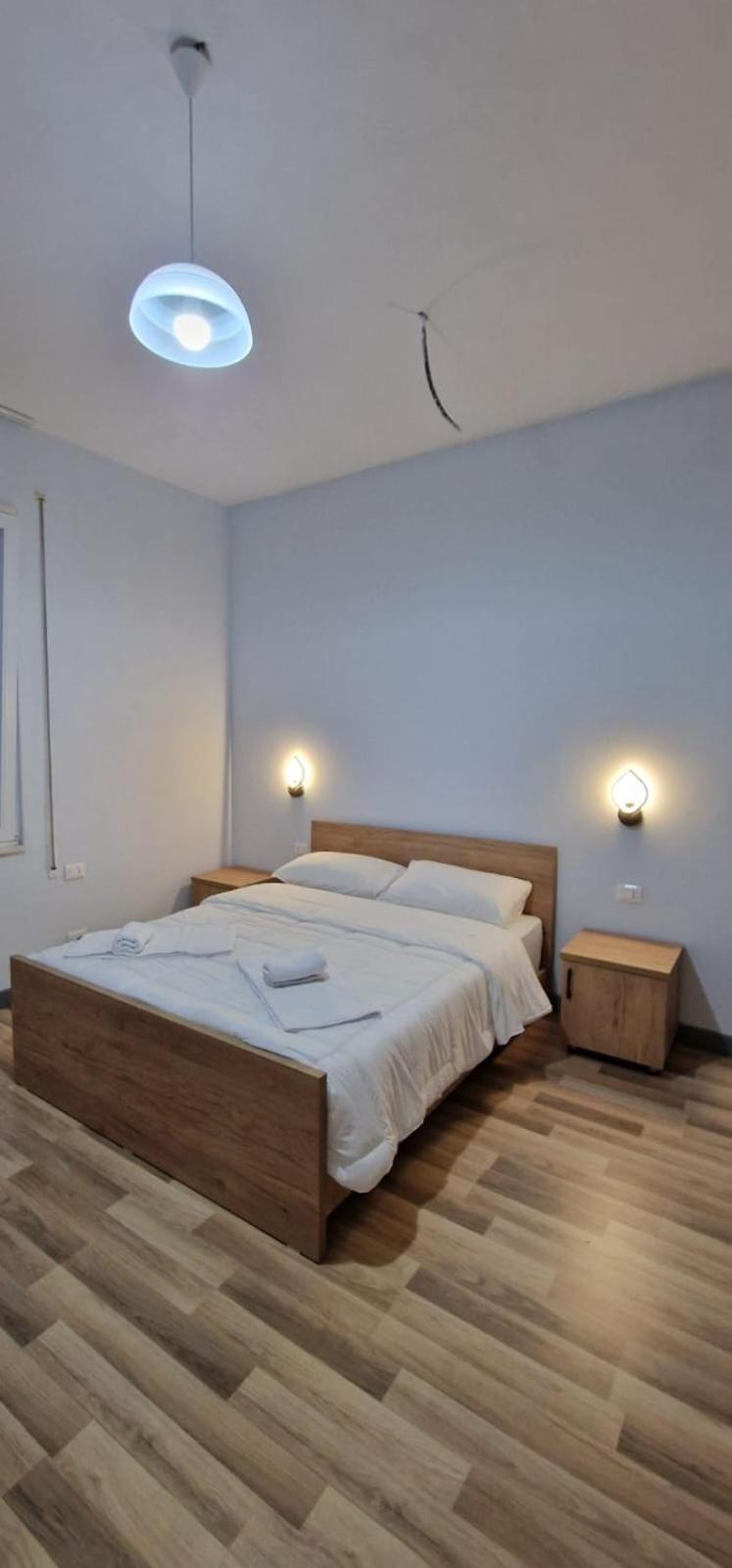 Radoja Hotel Polisi i Vogel